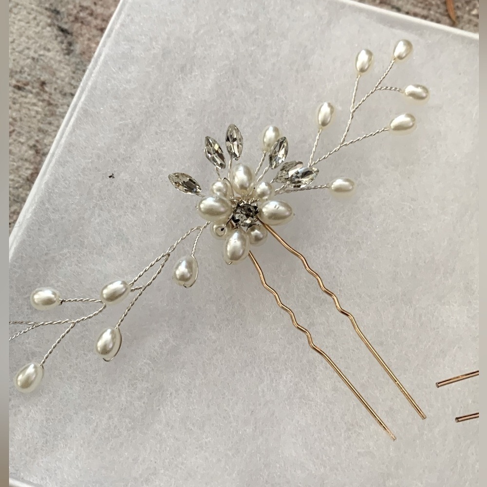 item: Miss to Mrs. Contour Elegant Hair Pins - Picture 4 of 4